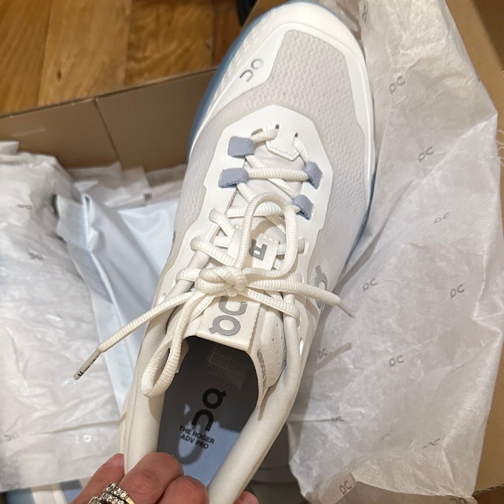 THE ROGER ADV Pro White Athletic Shoes - Picture 5 of 6